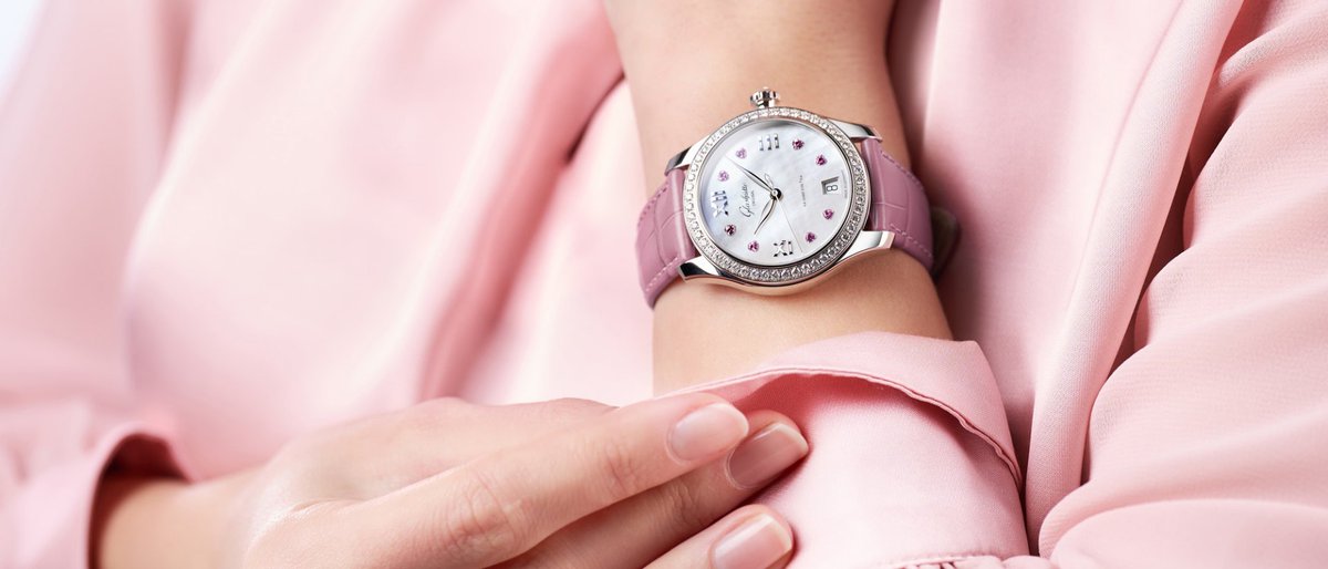 Just in time for Valentine's Day, this <a href="/G_O_Manufactory/">Glashütte Original</a> Lady Serenade is treated to pretty pink sapphire crystals and diamonds to celebrate the most romantic day in the year.

#ClientLove #ShareTheLove #WatchWednesday #Glashütte #ValentinesDayGift