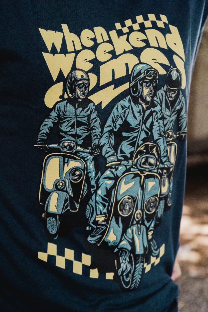 Ready Stock !!! T-shirt Vespa "when weekend comes" 
size M-L-XL
IDR 120K 
Order by. WA 085786351091