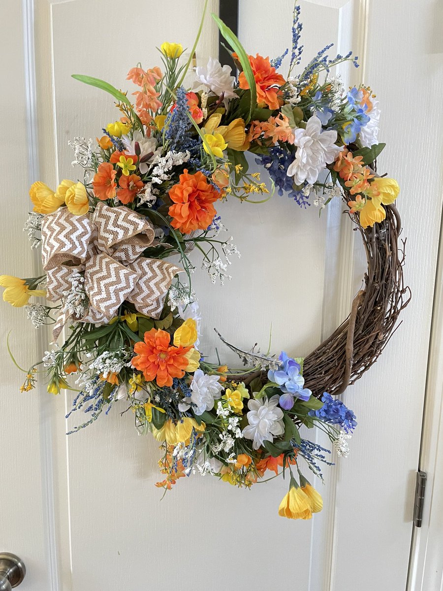 Pls RT. #Moving &amp; #selling all #wreaths &amp; #florals at #deepduscount. #artificialflowers too! DM if interested. Elegantique.com.