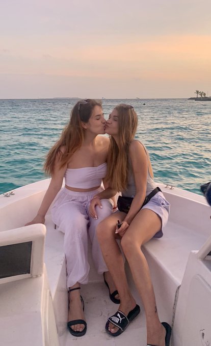 The most beautiful place I have ever worked.  and the best team ❤️🥥 @TrunkAc #RitaFox @Oliver_Trunk https://t<a href="/tag/ritafox"class="tags"><span>&#35;ritafox</span></a>