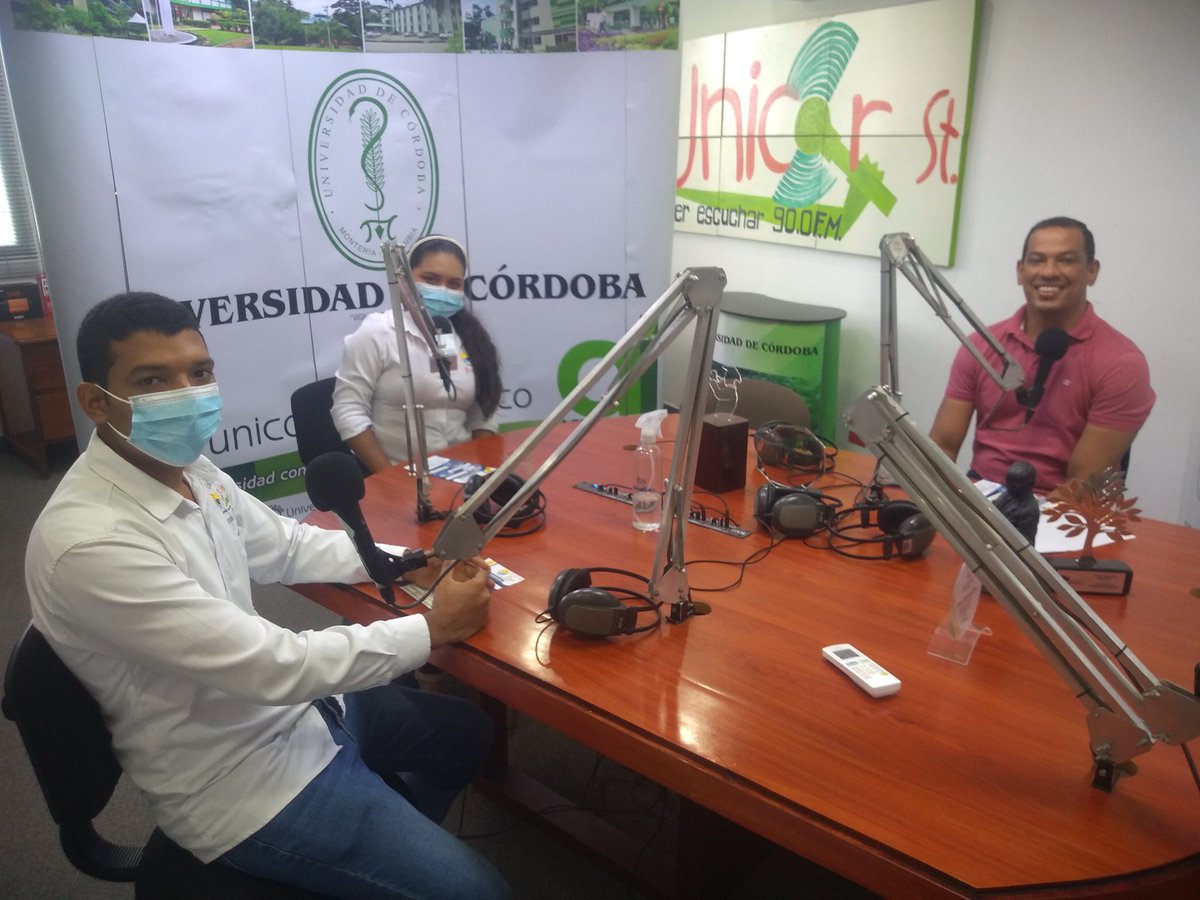 #UnicórdobaDeImpacto. Empieza La Hora del Egresado, hoy con Laura De La Osa, ing. de Sistemas y Daniel López García, ing. Mecánico. Presentan emprendimiento de paneles solares. Conduce <a href="/rezaandres/">Andrés Arturo Reza Cordero</a>. #RadioUniveraitaria