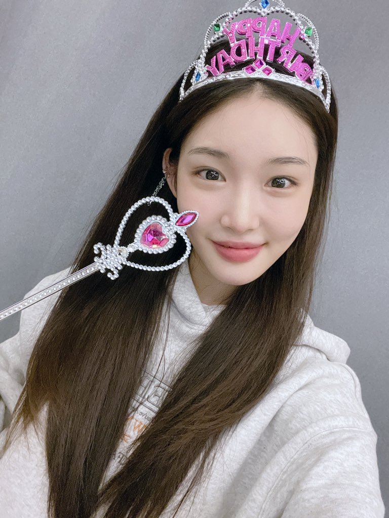 CHUNGHA_MNHent's tweet photo. [📸] #HAPPYCHUNGHADAY 💖

🥳🤩😭🥰💜

#청하 #CHUNGHA
#별하랑 #BYULHARANG
#눈부신_햇살에_빛나는_청하야_생일축하해 https://t.co/mRhBhfSoNP