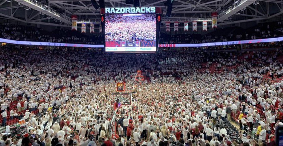 HunterYurachek's tweet photo. Priceless! #WinAsOneRazorback https://t.co/q9ucEuaJcI