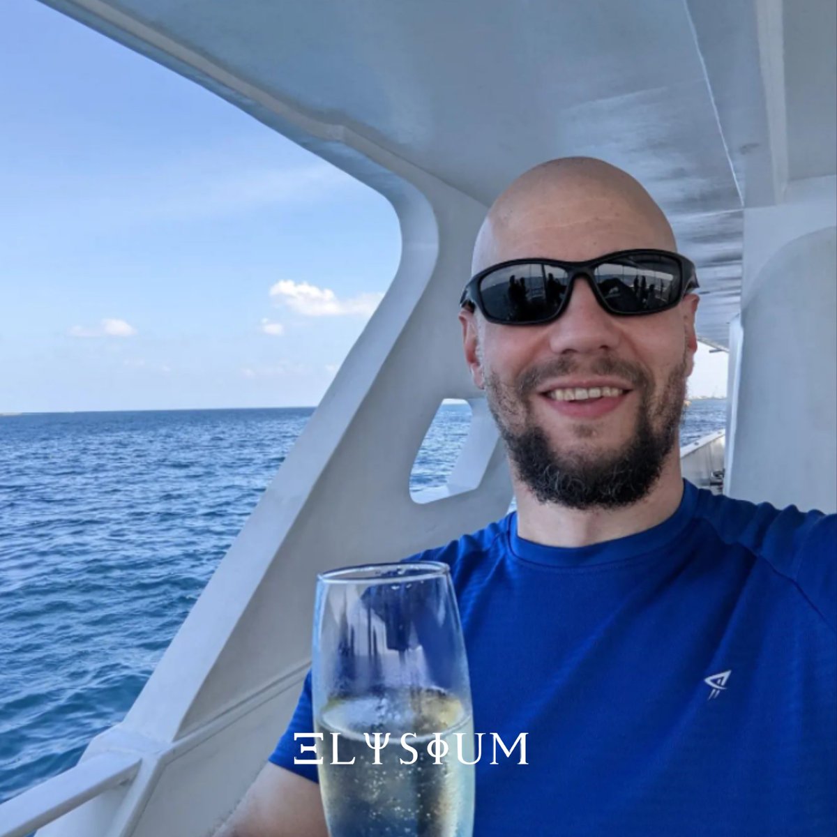 ElysiumClubNFT's tweet photo. Check out @Yanka_the_one enjoying his vacation at the Safira along with other Elysium Club NFT holders! Cheers to Elysium Club's paradise!
Discover what awaits you here at https://t.co/A6loBMp1EF
#ElysiumClub #ElysiumClubSafira #NFTCommunity #NFTArt #NFTchest #Safira https://t.co/8pNom921jI