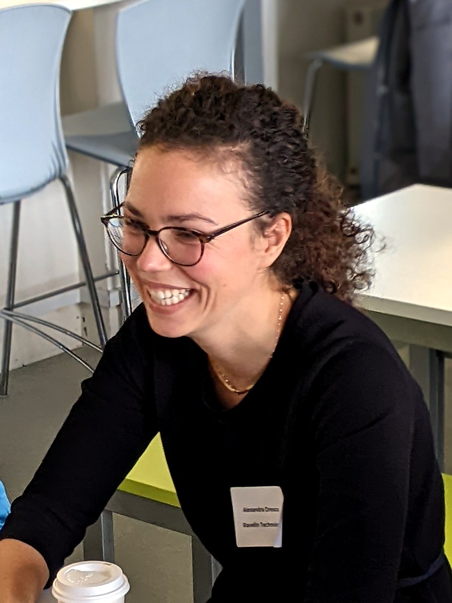 ravelinhq's tweet photo. Wonderful to see our Ravelinos speaking with the students of La Retraite RC School on Careers Day 👩‍🏫⭐ #futureoffraudprevention #careersintech https://t.co/t3ec1enN8w