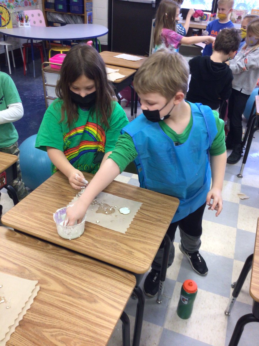 MissGallagher5's tweet photo. Last week we discussed properties of solids and liquids. Then, we made something in between the two- Oobleck! We discussed how certain properties makes it similar to both a liquid and a solid. It was a mess but we had so much fun! #dg58pride #dg58learns https://t.co/AIJjvVBjBX
