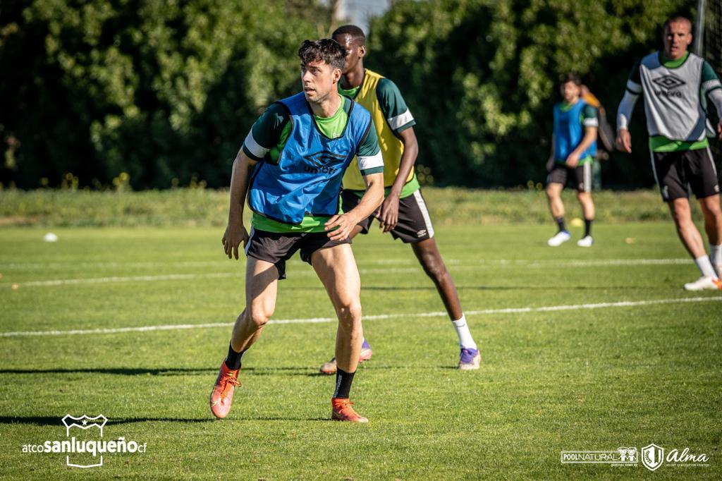 atcosanluqueno's tweet photo. 🗣️ @pedro9martin: "Prometo una entrega total en esta media temporada"

👀 Entrevista completa a nuestra última incorporación: https://t.co/K7HRaqCjb7

#HazañaSanluqueña https://t.co/AMtX9DNrZO