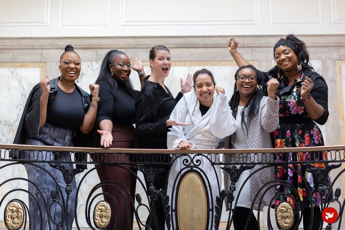 LondonDisciples's tweet image. Eman, a half Egyptian teacher🇪🇬👩🏽‍🏫, is also a former Muslim who overcame false teaching and sentimentality to become a true disciple of Christ! ⭐️ She was extremely humble throughout the Bible studies and was radically opened up her heart to the sisters! We love you Eman! ❤️❤️❤️