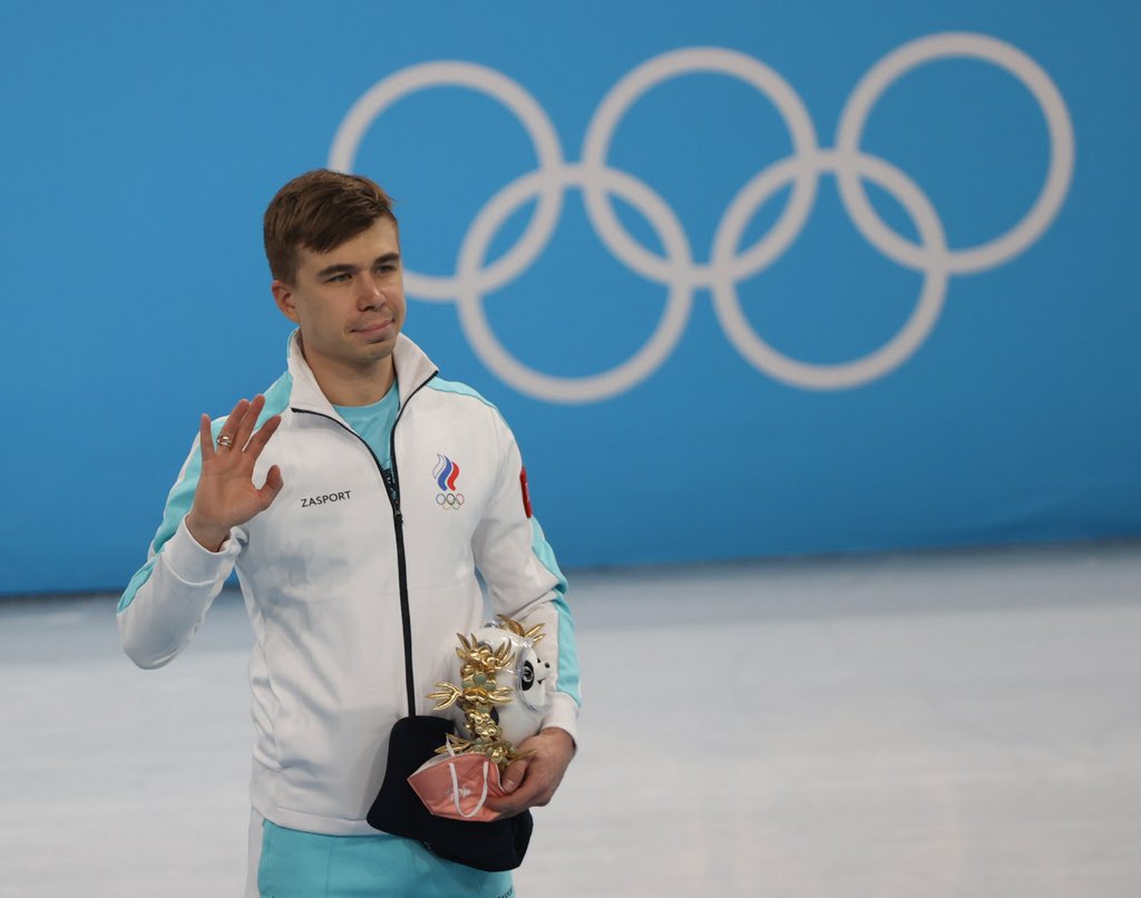 Пьедестал:
🥇 Хван Дэ Хон (2 минуты 9,219 секунды) 🇰🇷
🥈 Стивен Дюбуа (+0,035) 🇨🇦
🥉 Семен Елистратов (+0,048)

#beijing2022