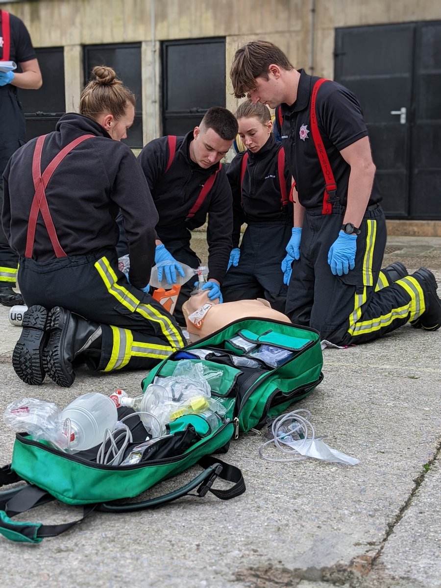 Casualty Care training for R1/22 recruits this week. An invaluable life skill which benefits not only our work but our home lives too. <a href="/DSFireUpdates/">Devon and Somerset Fire and Rescue Service</a> <a href="/noblett_john/">John Noblett</a> <a href="/WMParaEDurante/">Ed Durante</a>