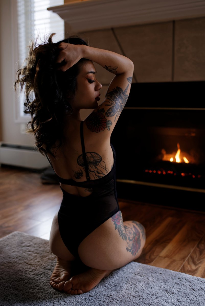 SecretLookPhoto's tweet photo. Moody portraits by a fire place... recent photo shoot with Rae.
#yycphotographer #calgaryphotographer #swfriendly #yycboudoir https://t.co/R56TOyHJXF