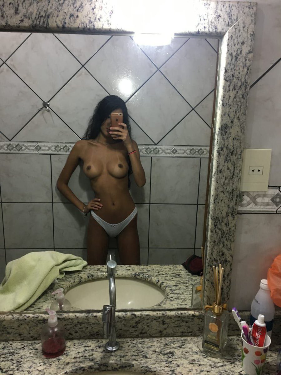 Neroo_6's tweet photo. Novinha perfeita 

#PINTOAWARDS 
#NUDES
#bucetaward https://t.co/pNzYtAKZ0c