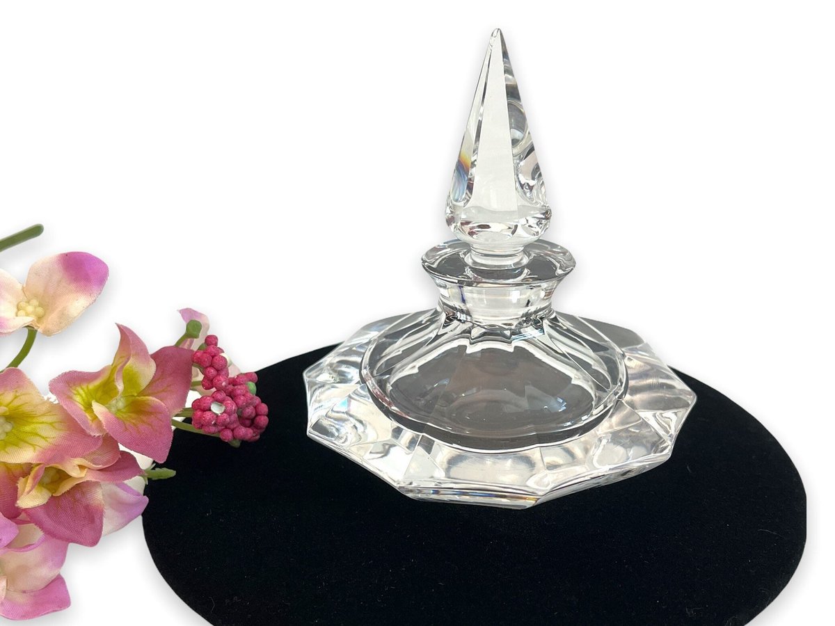 When you really want fancy on your dressing table.  Art Deco Style etsy.me/3sqBNGp #clear #midcenturymcm #bathroomaccent #bedroomdecor #squaresides #clearfaceted