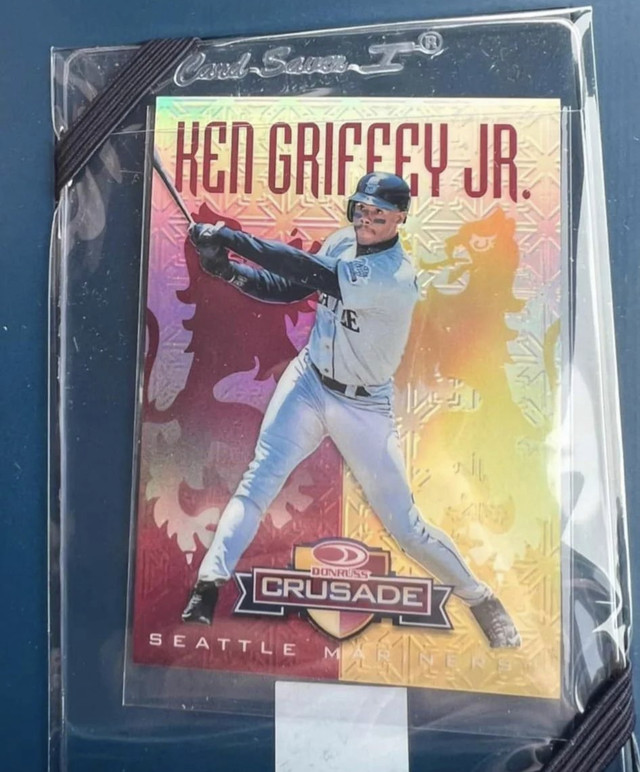 CardsMax's tweet photo. Imagine receiving a $33,000 card in a penny sleeve, cardsaver, and teambag. https://t.co/nwujL426Ko