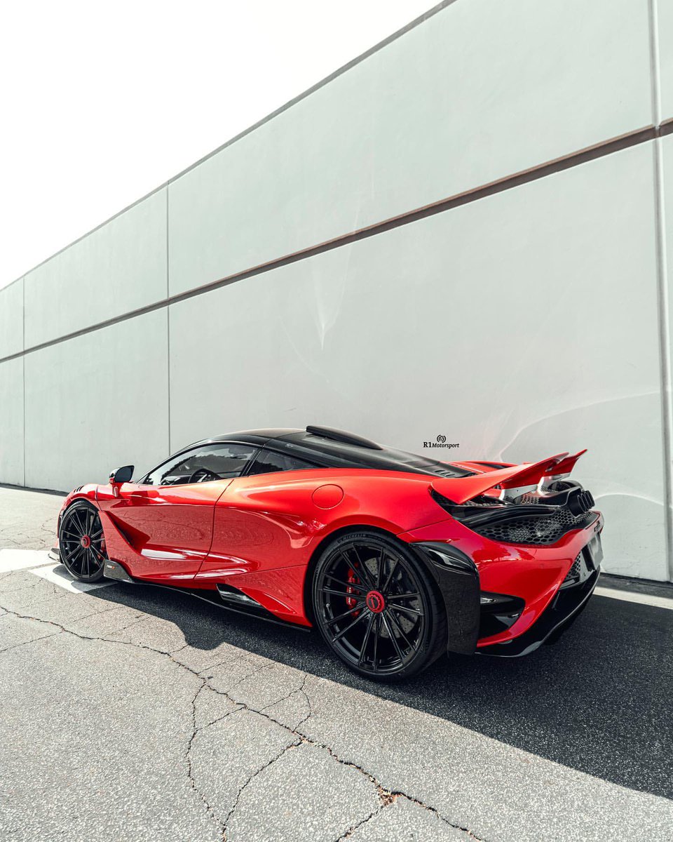 carpxrnpicx's tweet photo. McLaren 765LT https://t.co/uLSUy8ZHlj