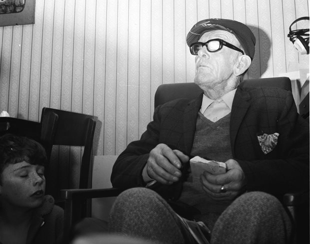 Amhránaíocht: Pat Daly, Ballinclare, Ballycarew, Co. Wexford. Photographed in the home of Tom Munnelly, Holylands, Dublin, January 1977.
duchas.ie/en/cbeg/47772