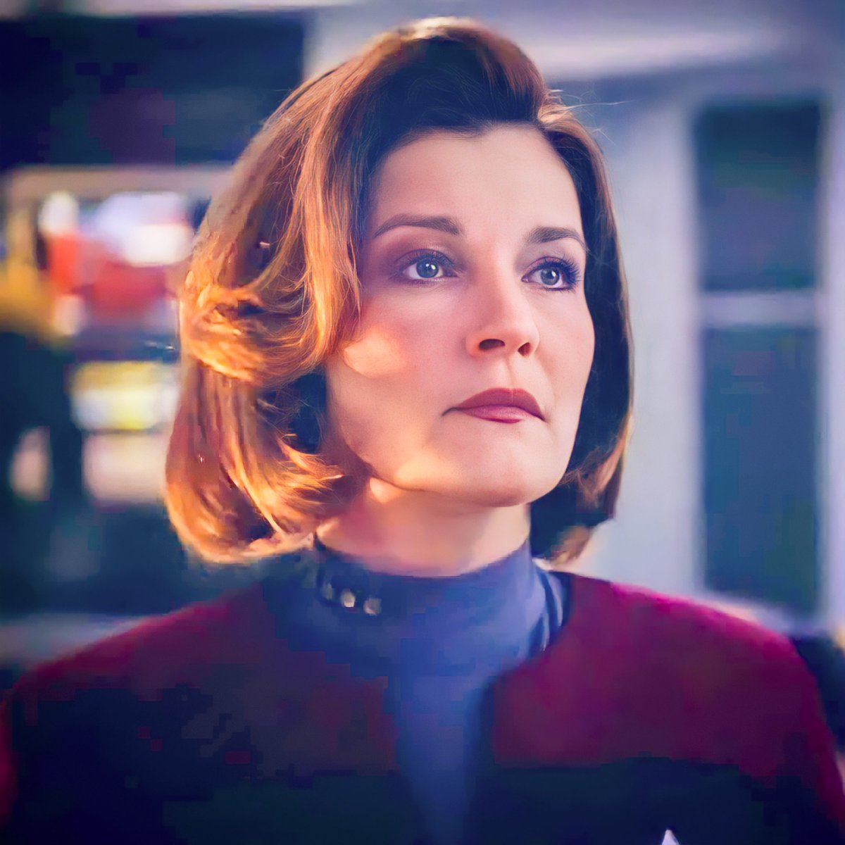 Manalyzer131's tweet image. Do you love Kathryn Janeway?