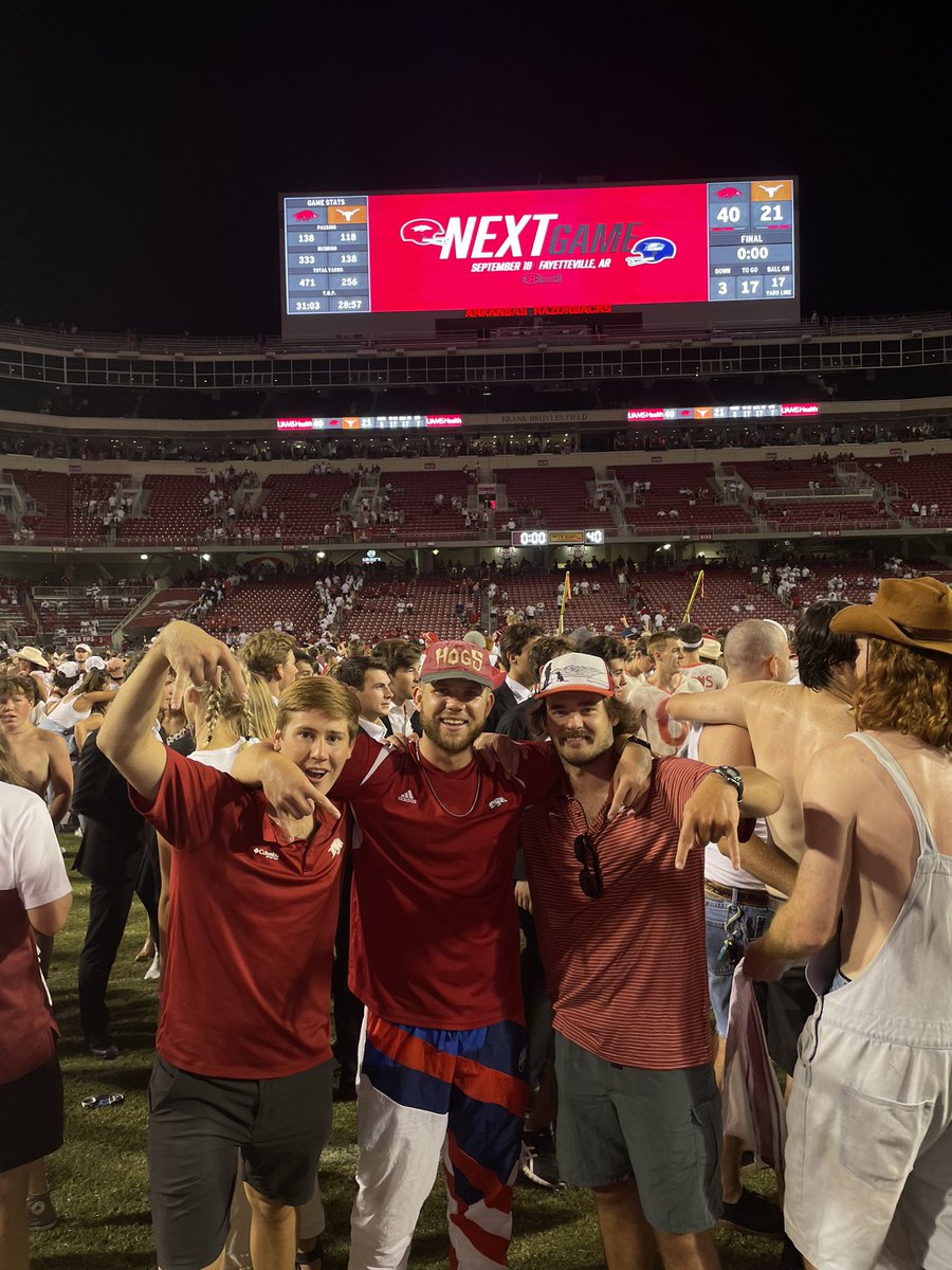bosscogg's tweet photo. somethin bout them HOGS and WINNING !! https://t.co/3Cj0gIiZDF