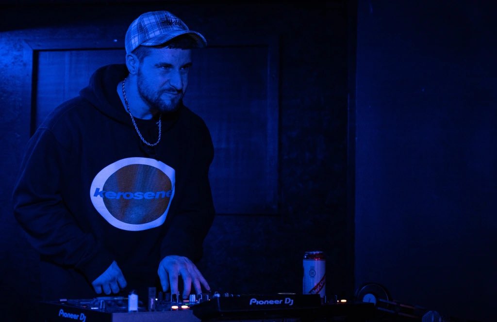 theDiffDaff's tweet photo. The Moon Venue in Cardiff city centre has been supporting local music artists and performers this week as part of Independent Venue Week. Performances included shows by Fernquest, JayaHadADream and DJ Tim. By @pjkrolcaroline #music #cardiff #independent #themoon #photojstudent https://t.co/Mt12JEill6