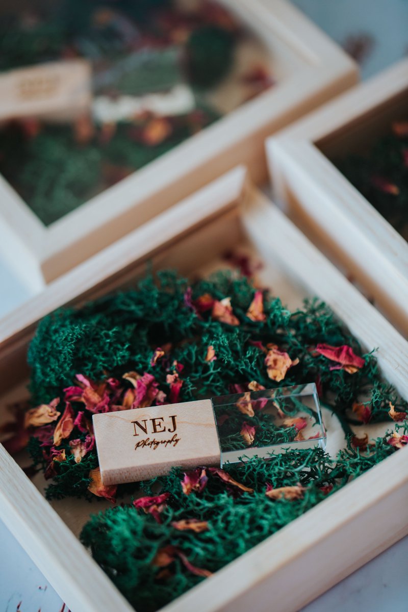 NEJPhoto's tweet photo. Hello little one, welcome to the #afterparty. 
Keeping your wedding memories safe, sound, &amp; stylish.

#weddingday #weddingmemories #jolleyphotographer #herefordweddingphotographer https://t.co/B04MTRef0R