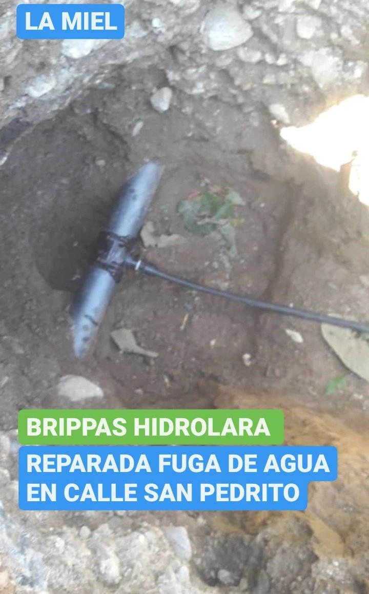 ComunaDelAgua's tweet photo. Brippas Hidrolara repara fuga de agua en calle San Pedrito de La Miel, municipio Simón Planas. https://t.co/OVYcDUeySI