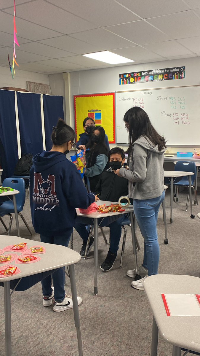 Melissab_JHS's tweet photo. Moose are preparing for Valen-kind!! PBIS kids are full force spreading positivity💝today and everyday @mbalderrama_mms @Montwood_MS #bekind https://t.co/JUZePMrVw1