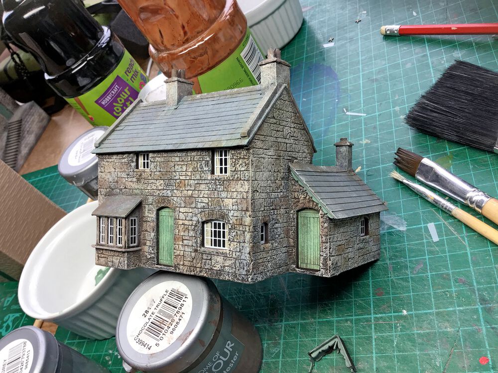 modelrailUK's tweet photo. On our workbench this Wednesday is this building constructed by Chris Nevard as part of his latest commission 'Badgers Dean Colliery', which we're featuring over the next few issues.
You'll be able to read the full article in the next issue of Model Rail, out February 17th! https://t.co/UefCNlF8Jc