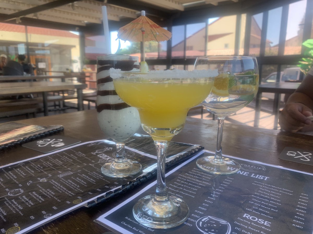 thebosskalil's tweet photo. #FINALLY @JoeBean13104898 drinks 💃🤗 @wcoast https://t.co/d8TQQT7Kso