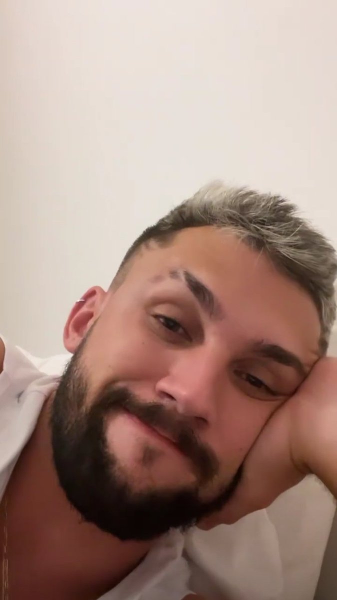 figadodoarthur's tweet photo. Chá revelação. Saberemos os perfis por trás das partes + gostosas e queridas desse site. (Só  p/ nós mesmo)
@bunda_Arthur_
@CabeloDoArthur
@pelvisdoarthur
@barbadoarthur
@bocadoarthurlp
@linguadoarthur
@sorrisodopicoli
@olhosdothury
@coxasdoarthur
@pernasdoarthurp
@UmbigoDoArthur https://t.co/MpW0mWA7lI