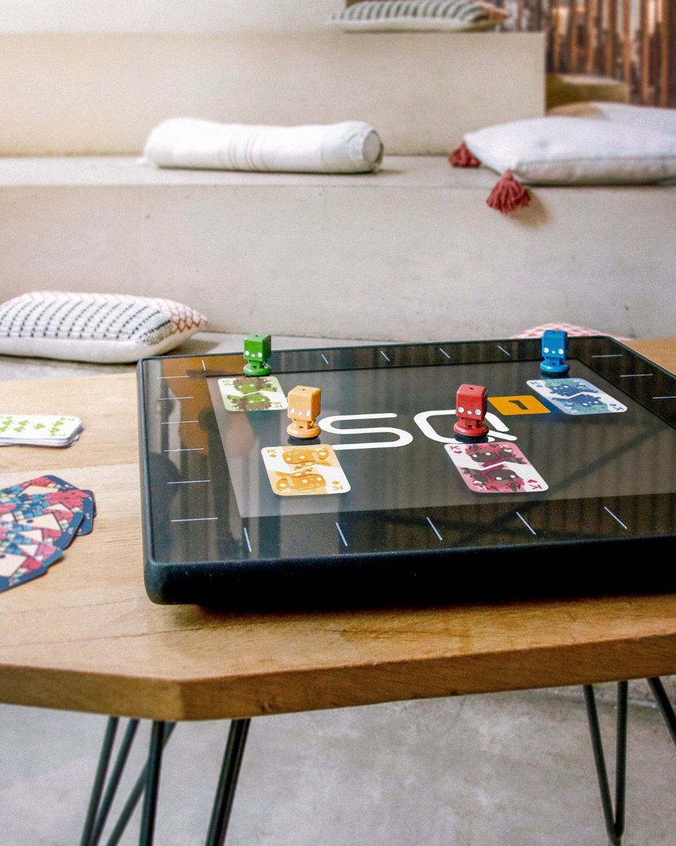 wizamaplay's tweet photo. En plus de pouvoir y jouer, la SquareOne est aussi un objet design incontournable dans une pièce 🤩 . Qu'en pensez-vous ?
#jeudeplateau #wizama #squareone #boardgameconsole https://t.co/O04NjFOcau
