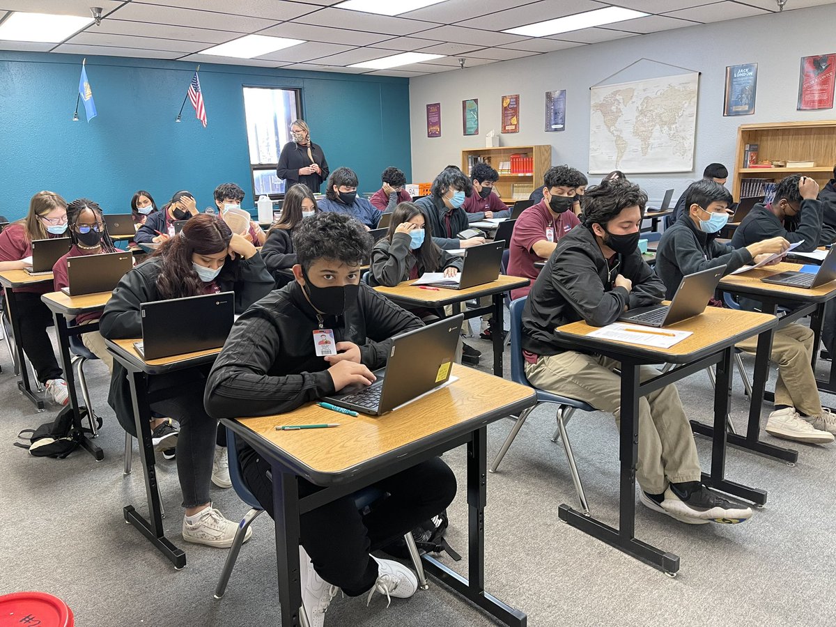 dsahsokc's tweet photo. 9th and 10th Grade students are taking PSAT practice exam and 11th Grade students are taking SAT practice exam from Naiku. Practice exams are great resources to see our students’ strengths and needs. Let’s keep it up #doverockets #disciplined #organized #vigorous #education https://t.co/dUh3nJ6apv