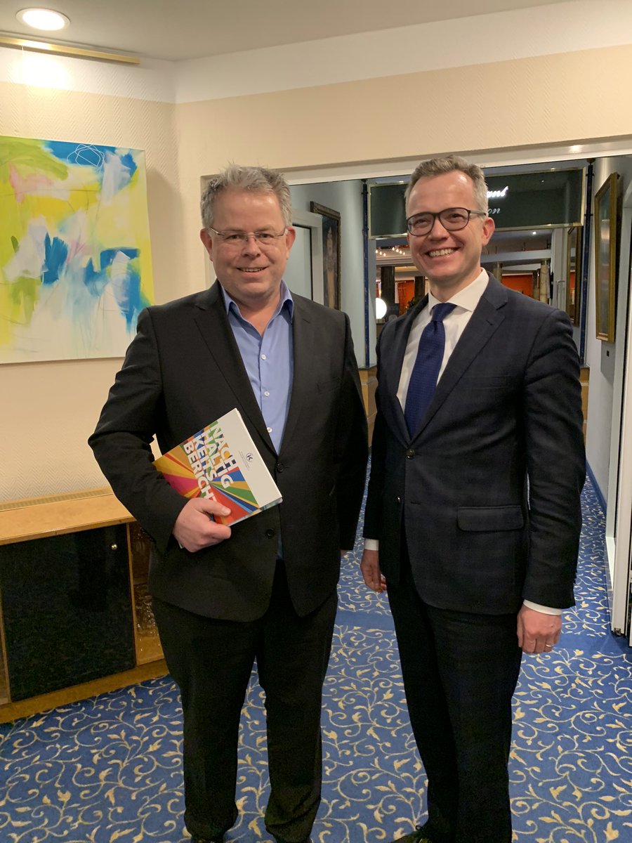 Heute waren die Foliengruppen des @IK_Verband zu Gast bei @apk_ag in Merseburg, um sich über das neue werkstoffliche, lösemittelbasierte #Recycling Verfahren für #Kunststoff #Folien zu informieren. Es hat sich gezeigt: #RecyclingWirkt !