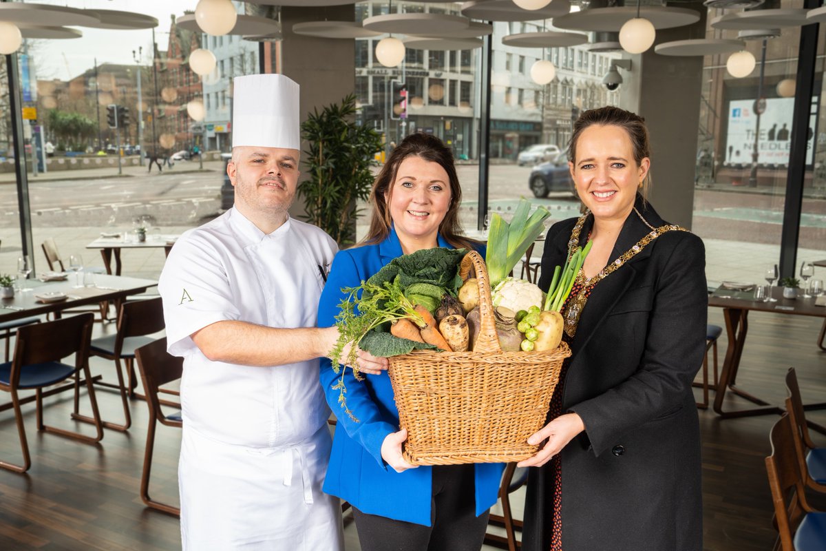 Food_NI's tweet photo. Nothing Beets Locally Grown Veg - That we can assure you!

Don't believe us? Then pledge to take on the 7 day veg challenge 🥕🥔

Picking up in season locally grown quality veg has never been easier ⬇️

https://t.co/LsptXlod86

#OurFoodPowerofGood @belfastfoodnet @PeasPleaseUK https://t.co/1ueZ1TdZRO