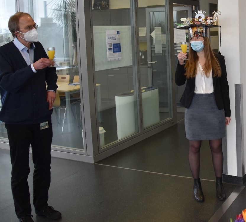 BiochemieJ's tweet photo. Congratulations to Corinna Ulshöfer, who defended her PhD thesis "The RNA-binding protein and tumour marker IMP3: Functional analysis and development of therapeutic circular RNA sponges" successfully! https://t.co/JtJ6jk8IT5