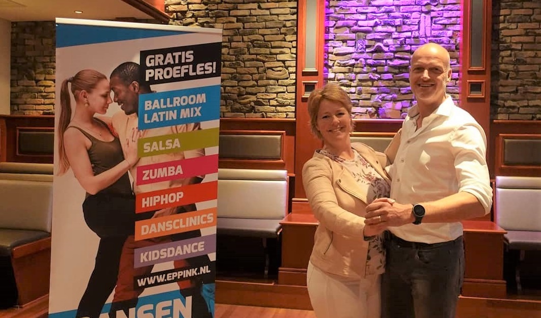 Zin om samen weer wat leuks te gaan doen? Dansen maakt je blij! Doe mee met een van onze proeflessen of schrijf direct in voor een 10 weekse cursus. Alle info staat op eppink.nl 
#deventer #apeldoorn #zutphen #dansendoejebijeppink
