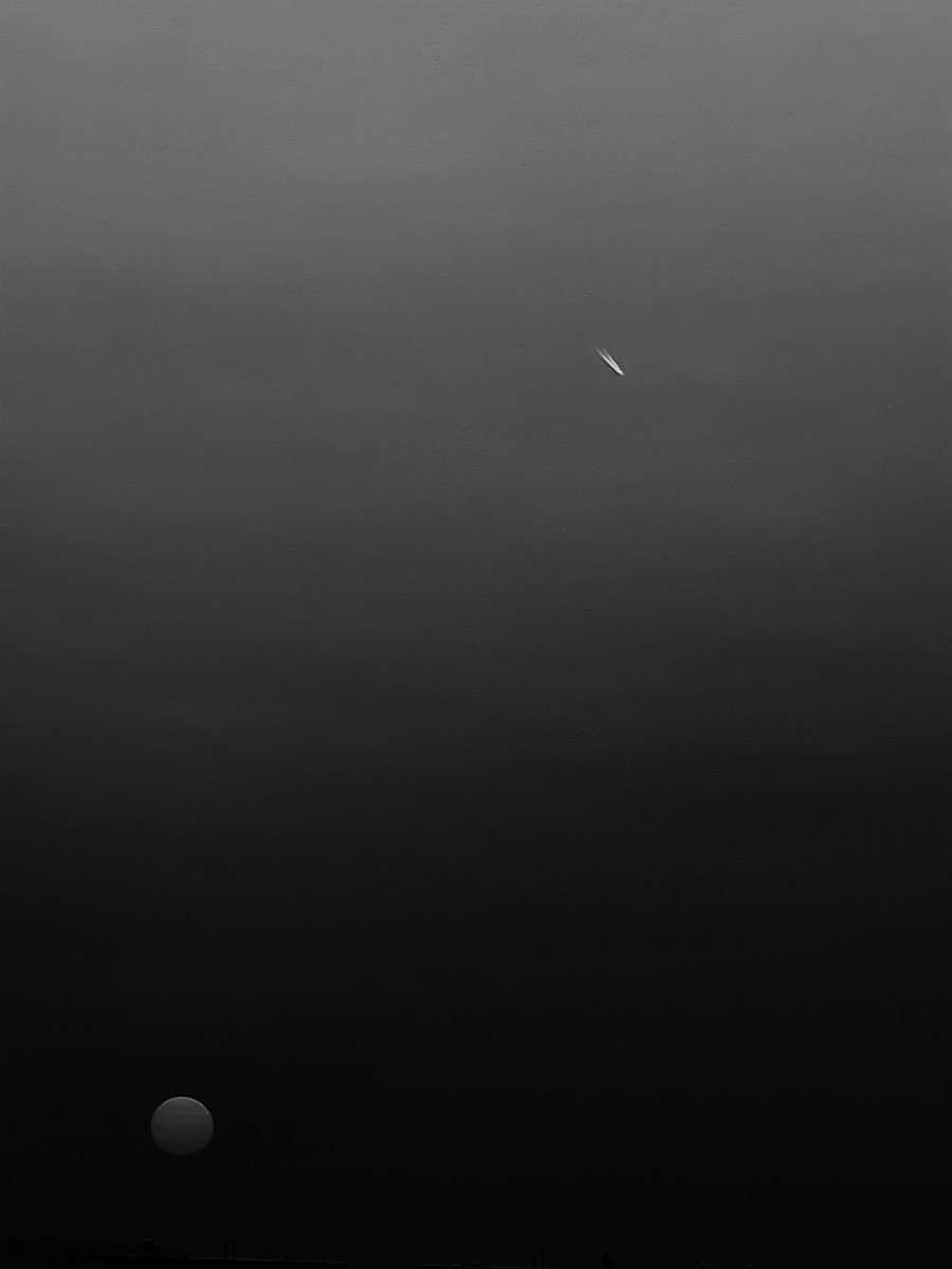 nitin_InCredMF's tweet photo. Saw a weird V-shaped object in the Mumbai sky in the morning of 8th Feb around 7am IST just before the sunrise. What could it be? 🤔 @NASA
@isro https://t.co/Xvoj0eKua5