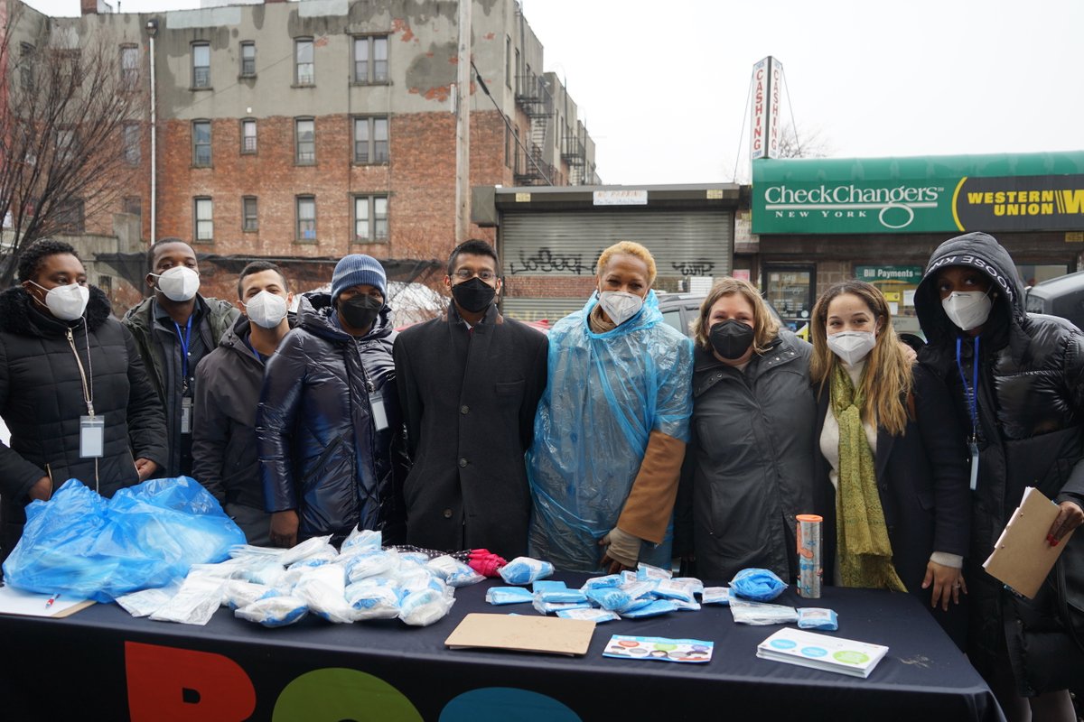 nycHealthy's tweet photo. Last week @NYCHealthCommr visited a food bank in East New York where Brooklyn Community Services was giving out KN95 masks. Thanks to @WeAreBCS and all of our #PublicHealthCorps partners for making sure communities hardest hit by #COVID19 have the resources they need. https://t.co/c0iMzGXOE1