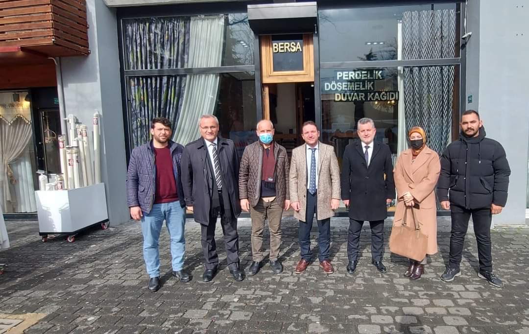 osmngzakgenclik's tweet photo. Milletvekilimiz Atilla ödünç, Ana Kademe koordinatörlerimiz İrfan Akkaya ve Ebru Ahu Ana Kademe yöneticimiz Erol Öztürk ile  beraber  gençlik kolları yöneticimiz Emirhan Karaca Cumhuriyet caddesinde esnaf ziyaretinde bulundular. https://t.co/HfIgpFGbPA