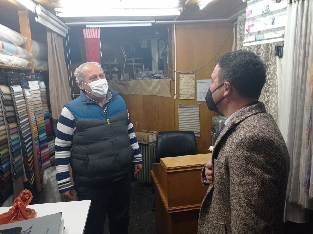 osmngzakgenclik's tweet photo. Milletvekilimiz Atilla ödünç, Ana Kademe koordinatörlerimiz İrfan Akkaya ve Ebru Ahu Ana Kademe yöneticimiz Erol Öztürk ile  beraber  gençlik kolları yöneticimiz Emirhan Karaca Cumhuriyet caddesinde esnaf ziyaretinde bulundular. https://t.co/HfIgpFGbPA