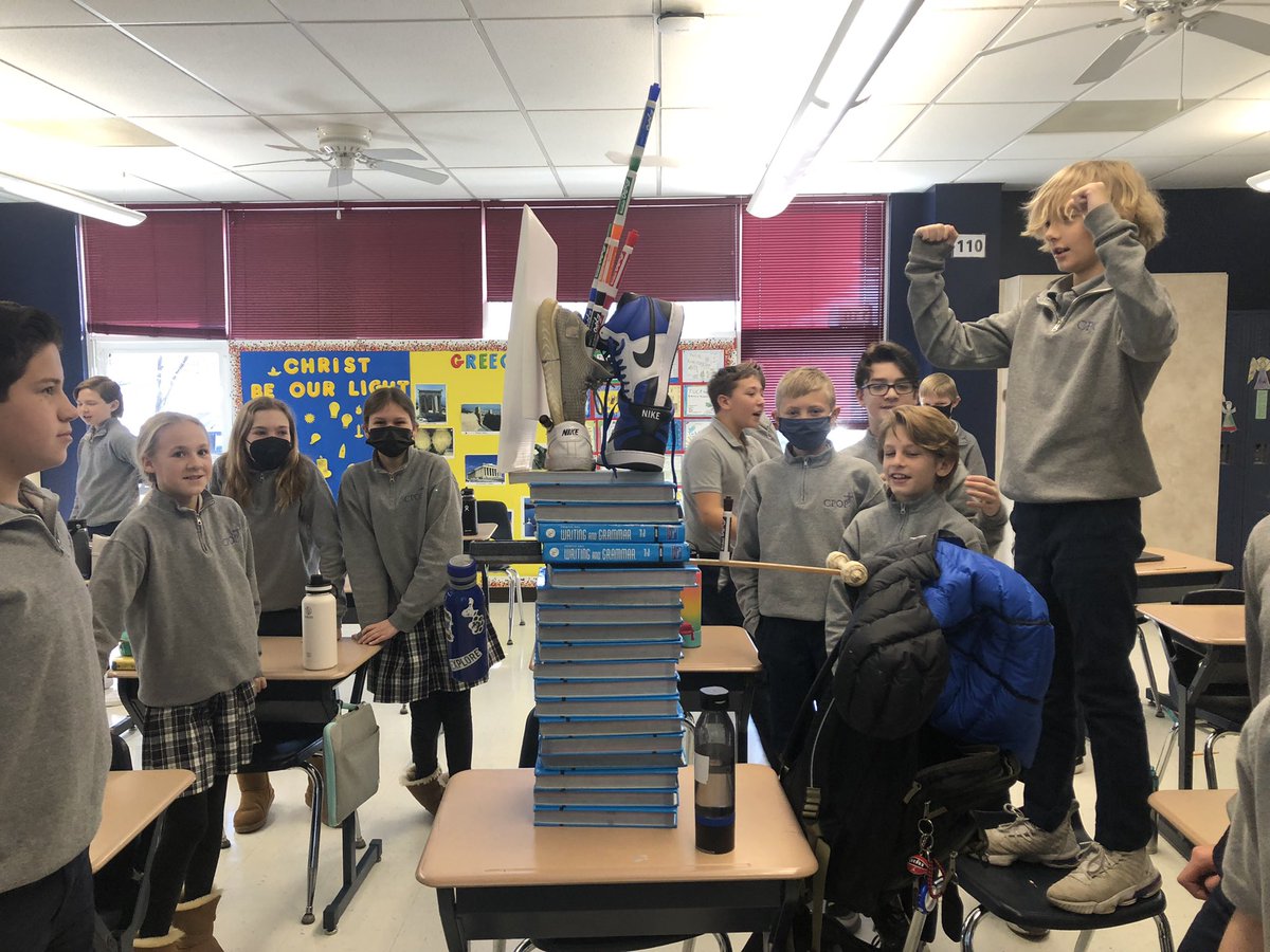 BenoistCPOP's tweet photo. 6th graders attempt to build the tallest tower in the Focus 11 challenge! Specific required items made this hilarious!Thanks @archstl . @CPOPGators https://t.co/O436WZ8fJb