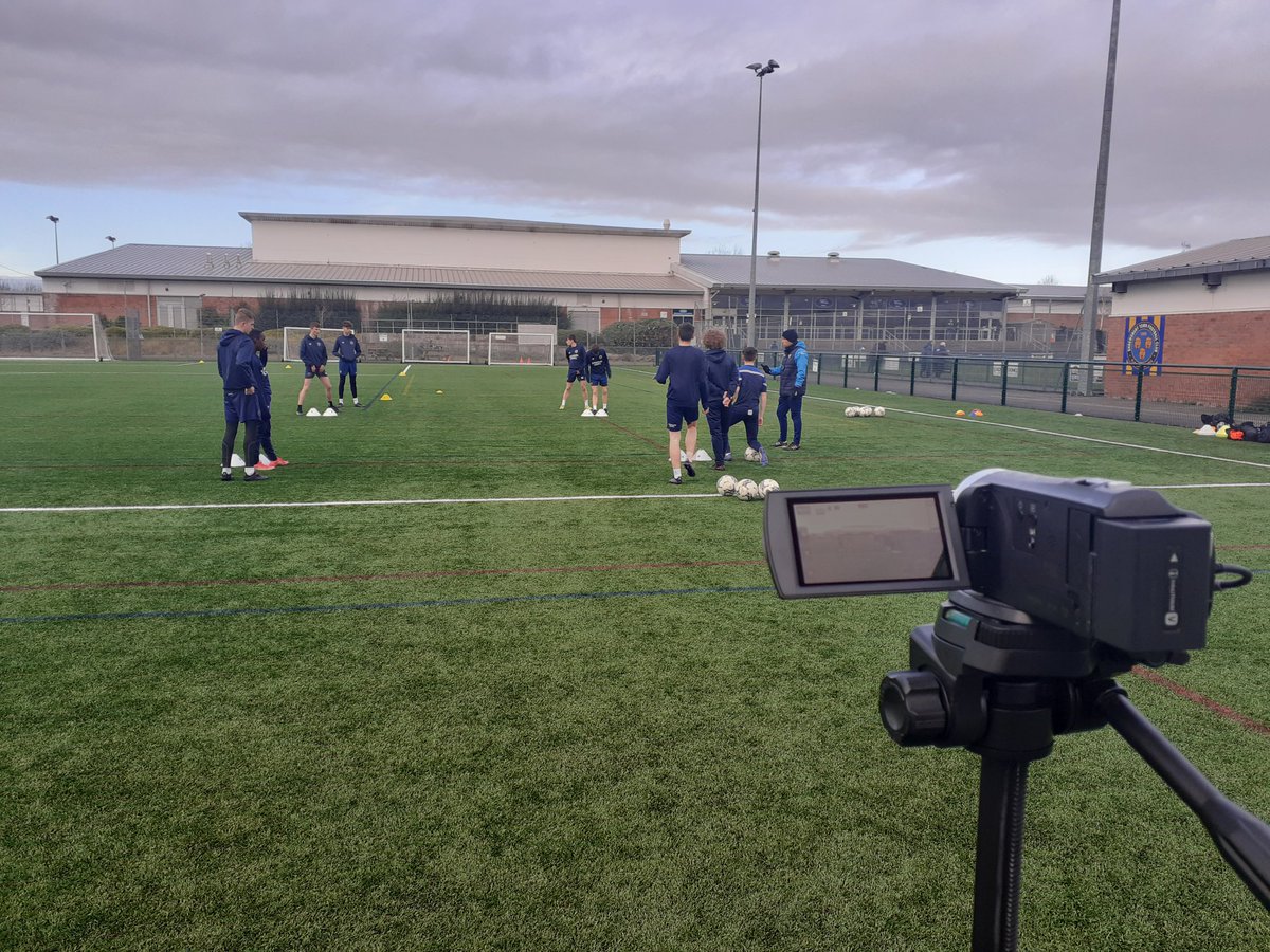🗣| Busy day so far here at the Academy. U18s playing #Garuda which is being streamed live to Indonesia @_gravitymedia

👀| U15s day release reviewing and working on their ILPs

@efl #YouthDevelopmentWeek 

#TheAcademy
#Salop