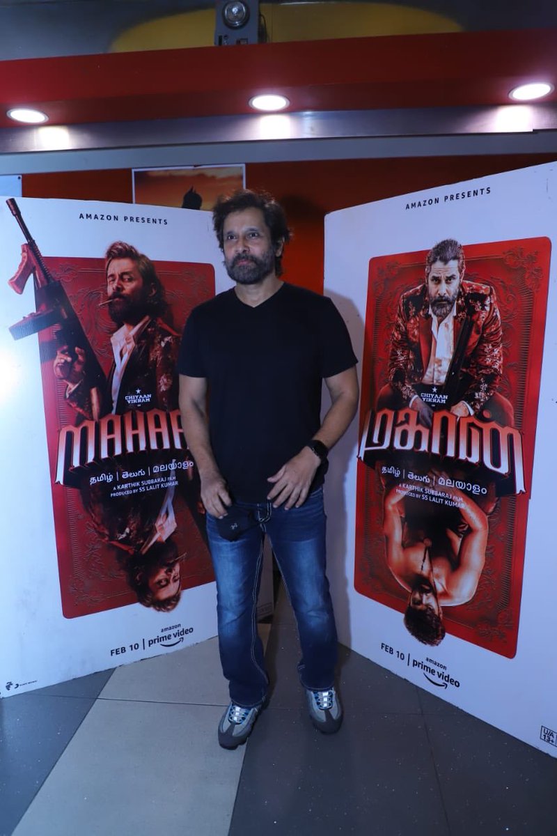 RT @sri50: #ChiyaanVikram at the #Mahaan premier @ #Devi https://t.co/uKftXanXCn