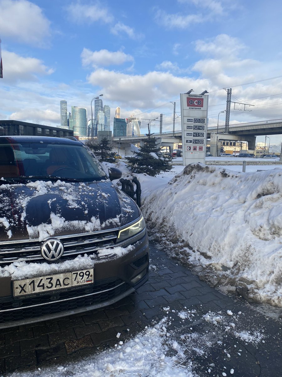 fadeevps's tweet photo. Месяц февраль - месяц пиздец 
Носки махровые, дутый куртец https://t.co/rOAYKxlehm