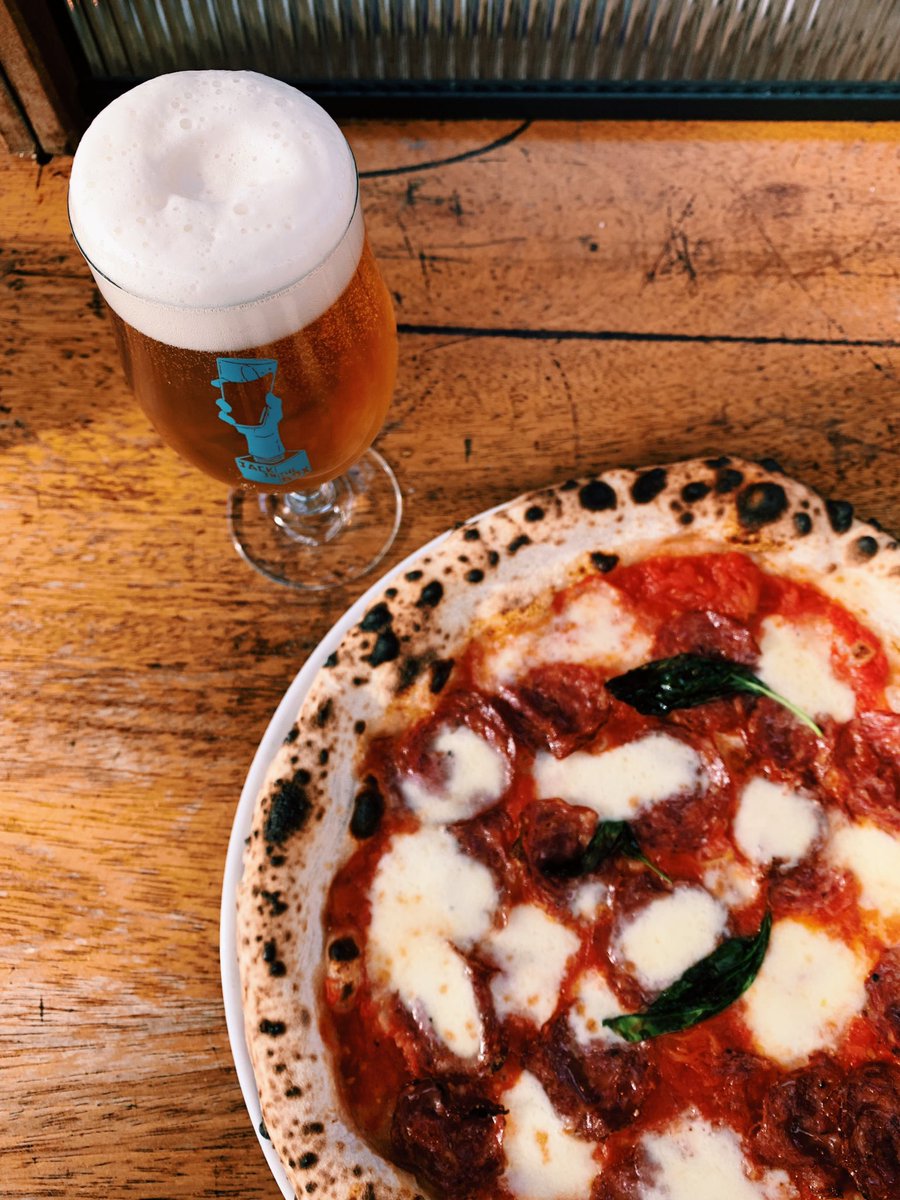 Beer &amp; pizza - name a better duo, we dare you! #HappyNationalPizzaDay