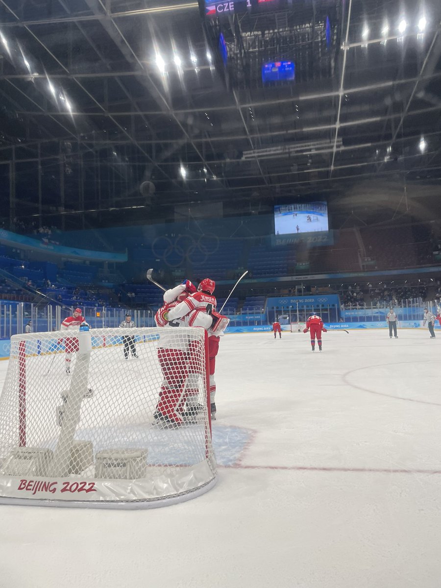 DAHM what a win! <a href="/DKIshockey/">Ishockeylandsholdet</a> win their first EVER #Olympic hockey game! Welcome to #Beijing2022!