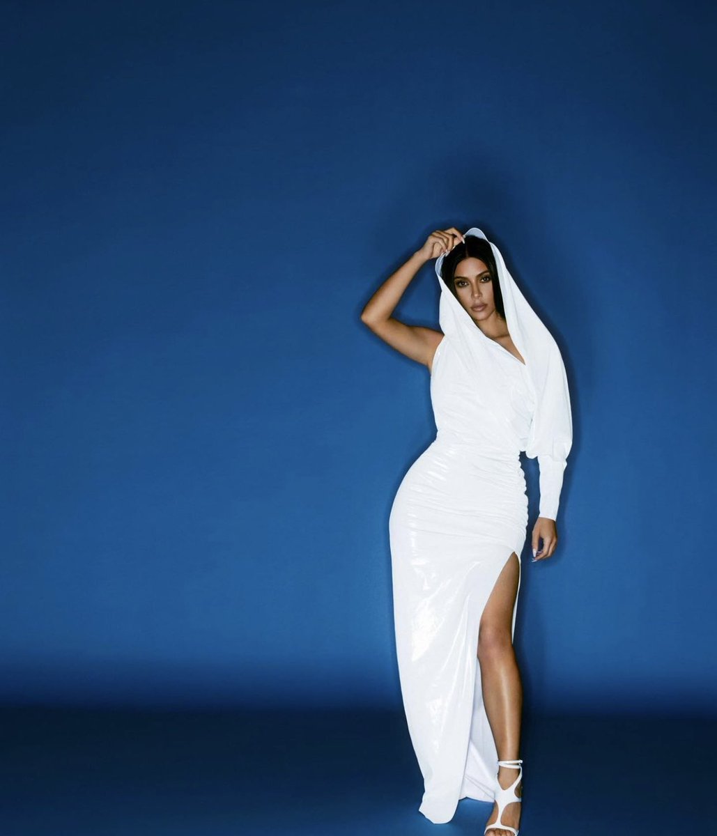 kennkyy_'s tweet photo. obsessed 🤩 @KimKardashian https://t.co/W6nNXa5sZ0