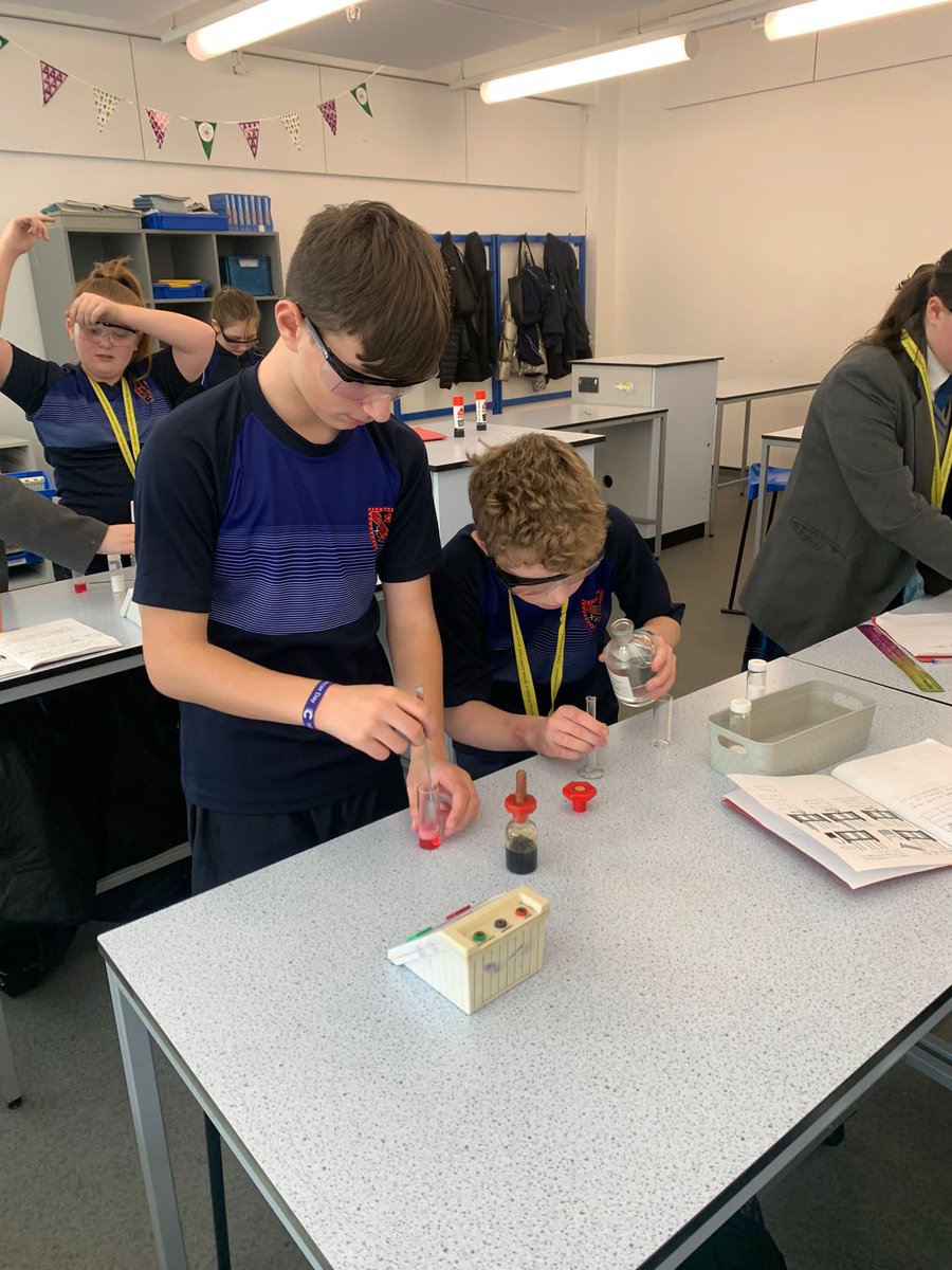 DeaneryScience's tweet image. Miss Derbyshire’s Y7 class have been investigating which brand of antacid is the most effective. @deaneryhigh