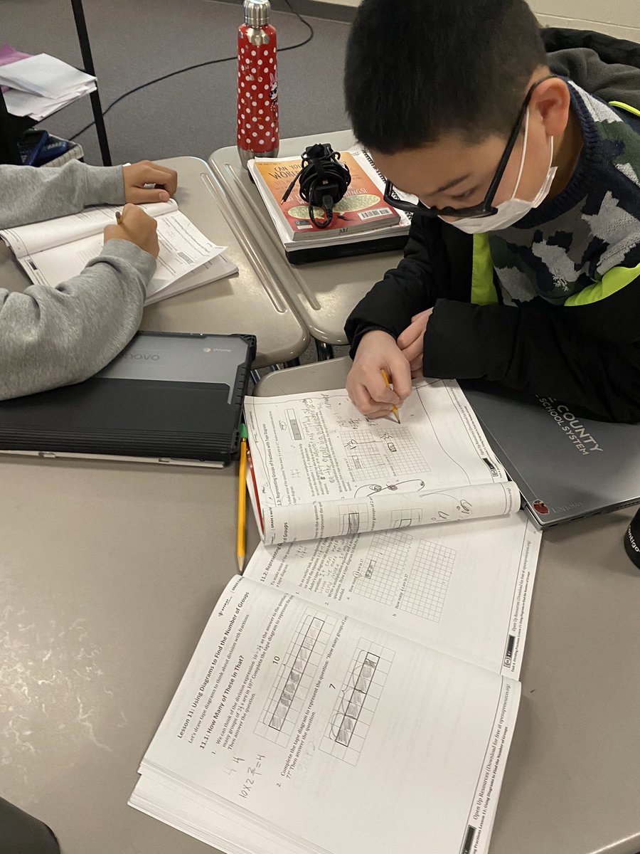 shandua_ellis's tweet photo. Rostkowski &amp; Murphy make a great co-teaching team as they assist their 6th graders today in learning how to use tape diagrams to identify how many fractions they can get out of a whole number.  @eastcarymiddle #teamworkmakestheteamwork https://t.co/LZPwVfwybn