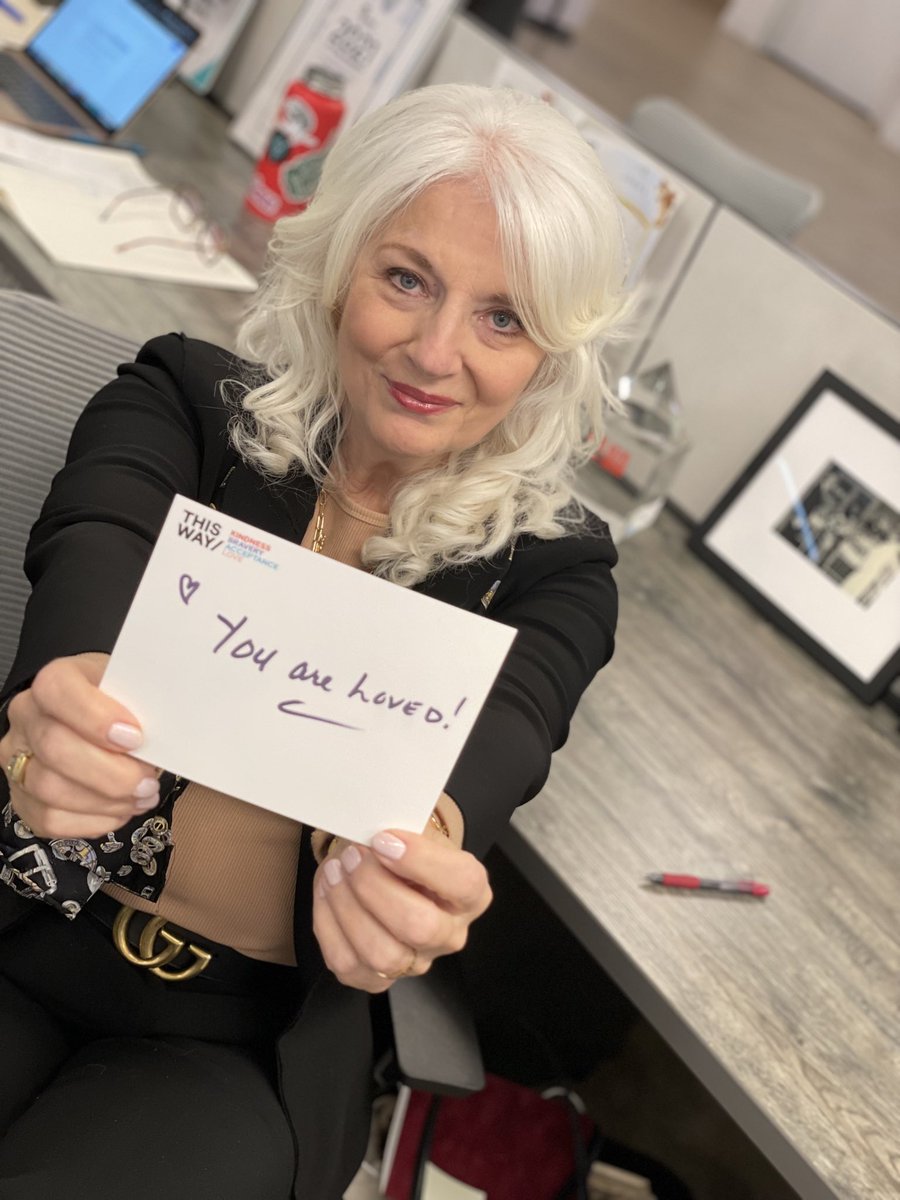momgerm's tweet photo. On Wednesdays, we like to #ThinkReadWrite at team @btwfoundation. Today, I'm writing notes of gratitude to a friend. π How will you take time for reflection today? https://t.co/wOiajUqhQc