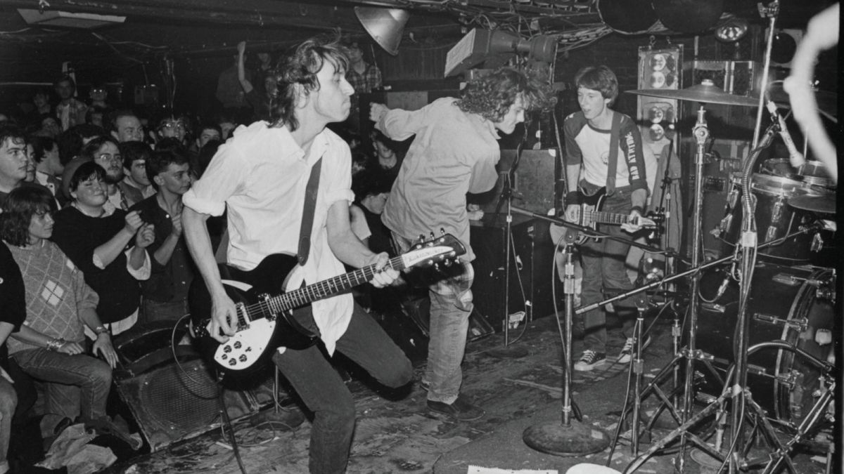 GuitarPlayerNow's tweet photo. "A Lot of Bands Simply Wanted to Fit In, but R.E.M. Always Wanted to Be Themselves”: Producer Mitch Easter Reveals the Genius Behind the Jangle Pop https://t.co/gznmsY6r6L https://t.co/5naYIES6rm